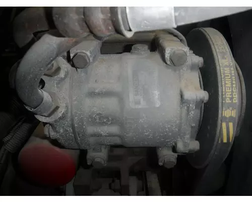 CUMMINS 8.3 Air Conditioner Compressor