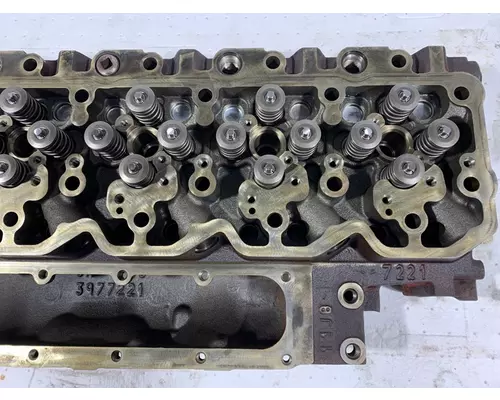 CUMMINS B6.7 Cylinder Head