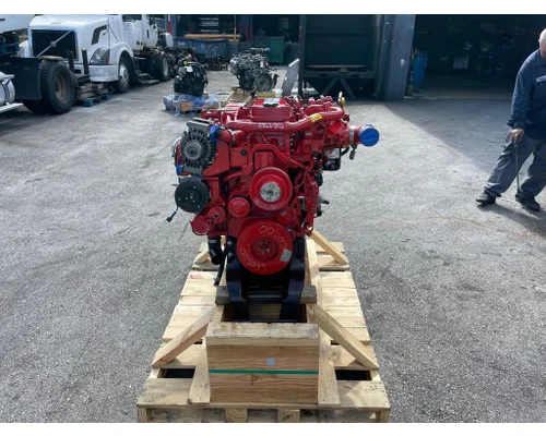 CUMMINS B6.7 Engine Assembly