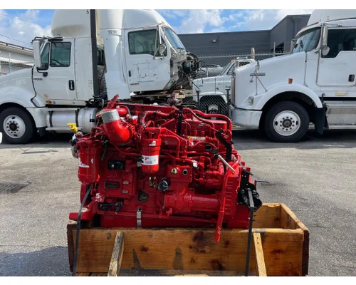 CUMMINS B6.7 Engine Assembly