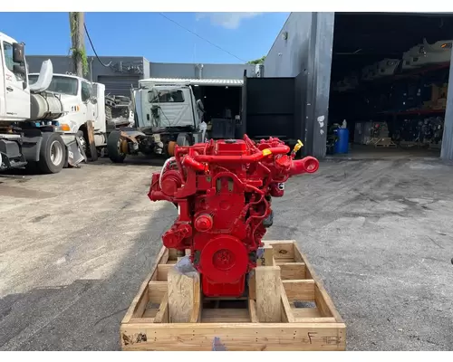 CUMMINS B6.7 Engine Assembly