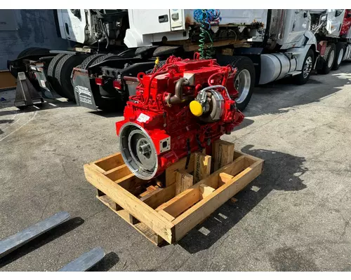 CUMMINS B6.7 Engine Assembly