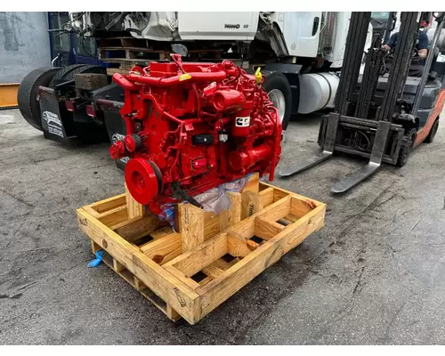 CUMMINS B6.7 Engine Assembly