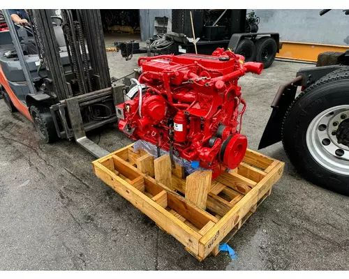 CUMMINS B6.7 Engine Assembly