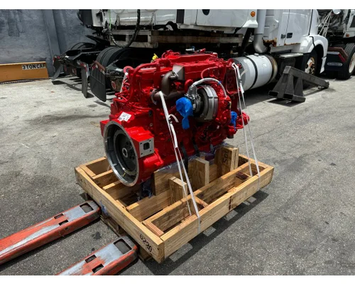 CUMMINS B6.7 Engine Assembly