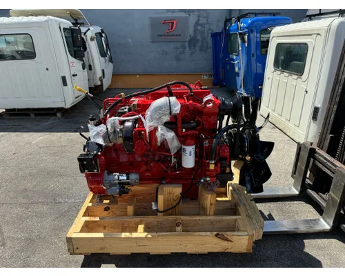 CUMMINS B6.7 Engine Assembly