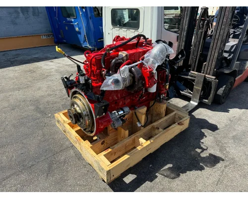 CUMMINS B6.7 Engine Assembly