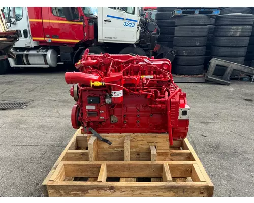 CUMMINS B6.7 Engine Assembly