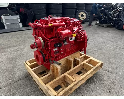 CUMMINS B6.7 Engine Assembly