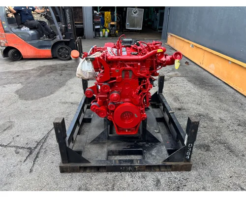 CUMMINS B6.7 Engine Assembly