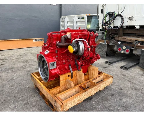 CUMMINS B6.7 Engine Assembly