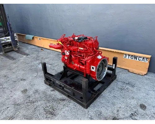 CUMMINS B6.7 Engine Assembly