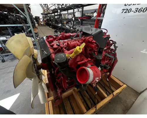 CUMMINS B6.7 Engine Assembly