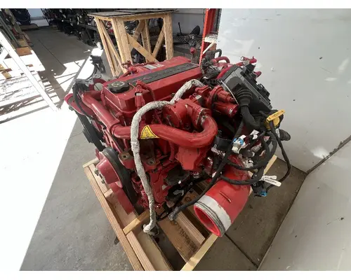 CUMMINS B6.7 Engine Assembly