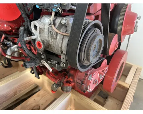 CUMMINS B6.7 Engine Assembly