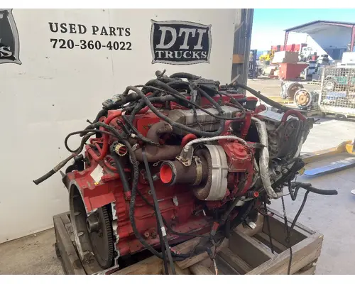 CUMMINS B6.7 Engine Assembly