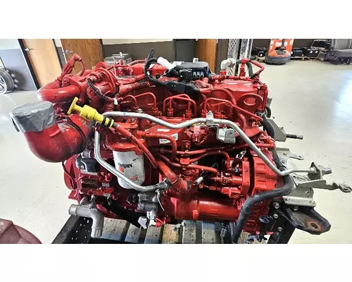 CUMMINS B6.7 Engine Assembly