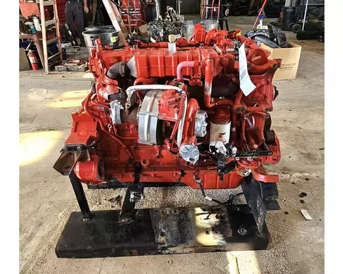CUMMINS B6.7 Engine Assembly