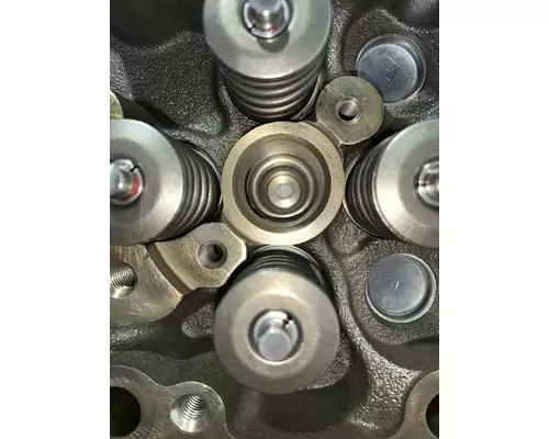 CUMMINS B6.7 Engine Cylinder Head