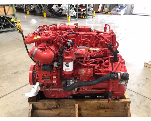 CUMMINS B6.7 Engine