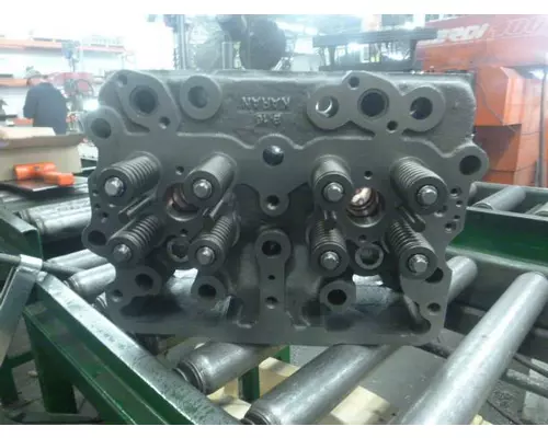 CUMMINS Big Cam 4 Cylinder Head