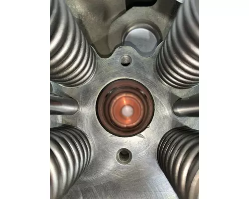 CUMMINS Big Cam III Cylinder Head