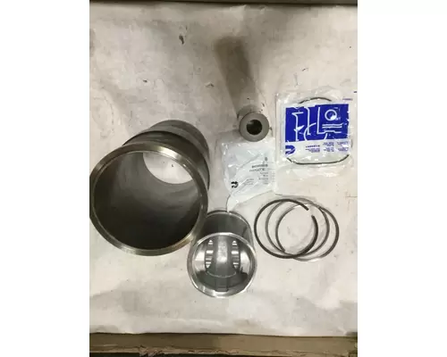 CUMMINS C8.3-275 Piston