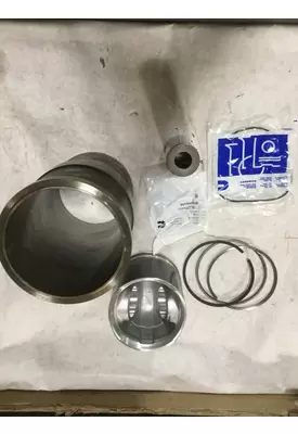 CUMMINS C8.3-275 Piston