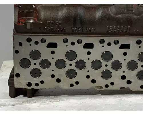 CUMMINS ISB 6.7L DEF Engine Cylinder Head