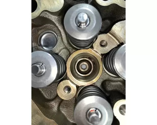 CUMMINS ISB 6.7L Engine Cylinder Head