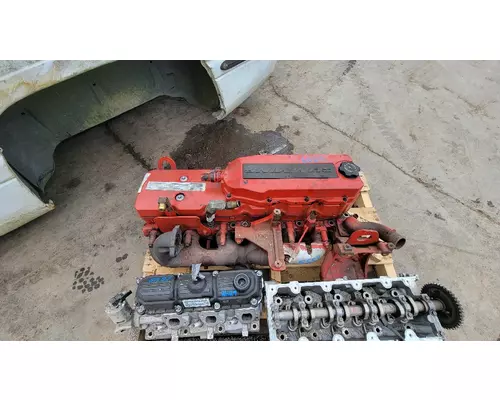 CUMMINS ISB6.7 Cylinder Head