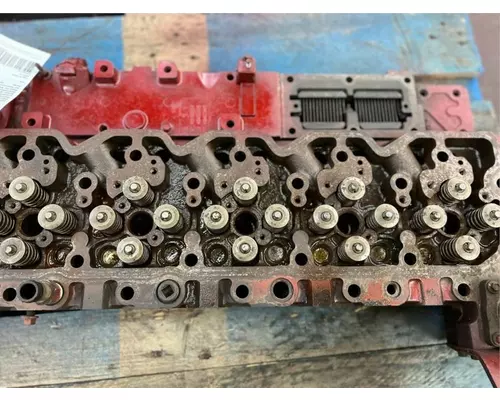 CUMMINS ISB6.7 Cylinder Head