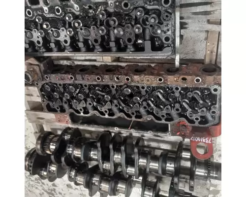 CUMMINS ISB6.7 Cylinder Head