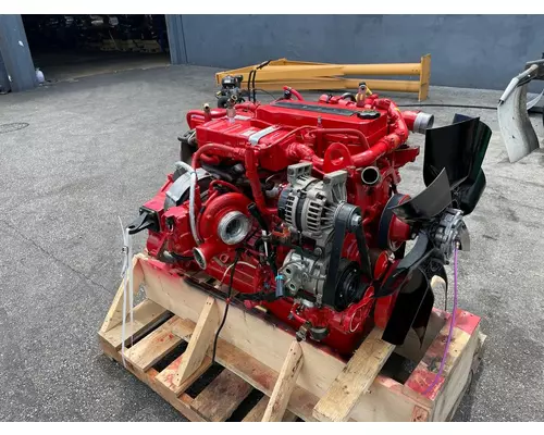 CUMMINS ISB6.7 Engine Assembly