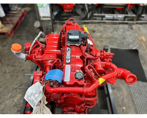 CUMMINS ISB6.7 Engine Assembly