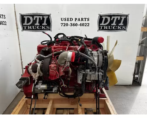 CUMMINS ISB6.7 Engine Assembly