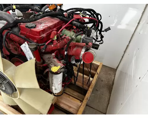 CUMMINS ISB6.7 Engine Assembly