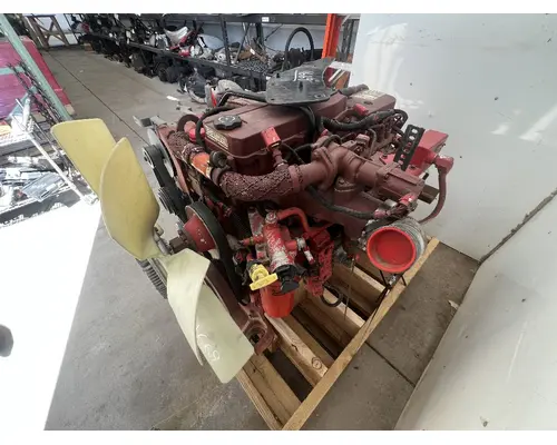 CUMMINS ISB6.7 Engine Assembly