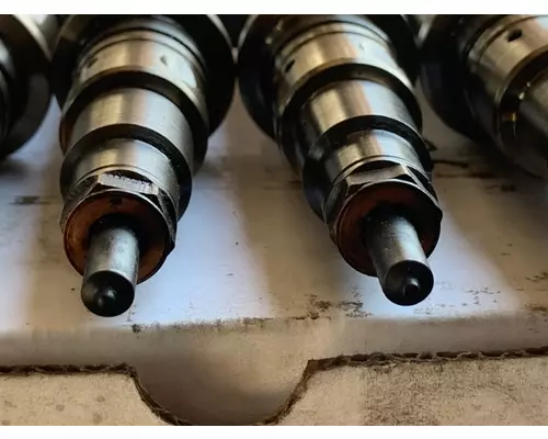 CUMMINS ISB6.7 Fuel Injector