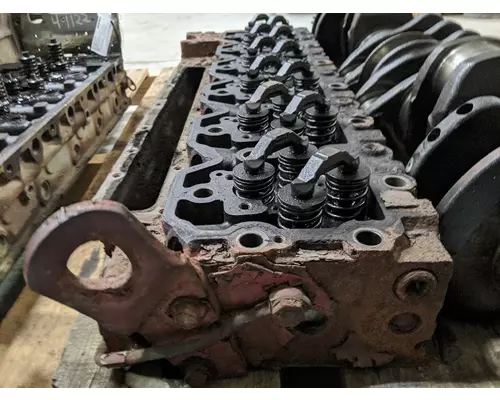 CUMMINS ISC8.3 Cylinder Head