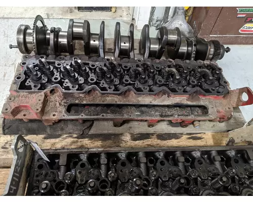 CUMMINS ISC8.3 Cylinder Head