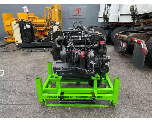 CUMMINS ISC8.3 Engine Assembly