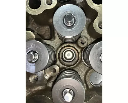 CUMMINS ISC Cylinder Head