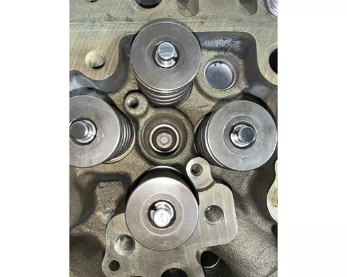 CUMMINS ISC Cylinder Head