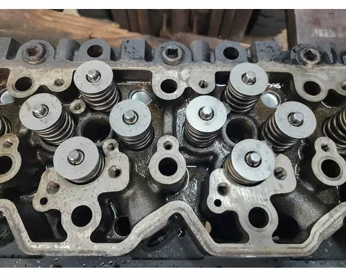 CUMMINS ISC Cylinder Head