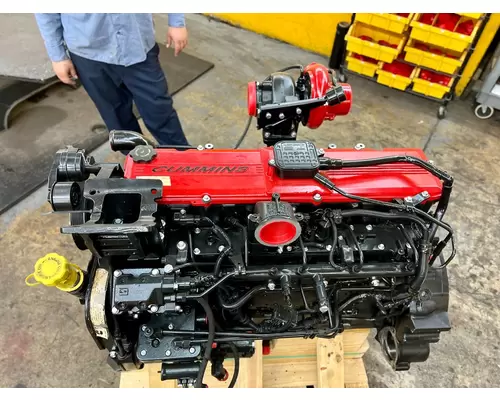 CUMMINS ISC Engine Assembly