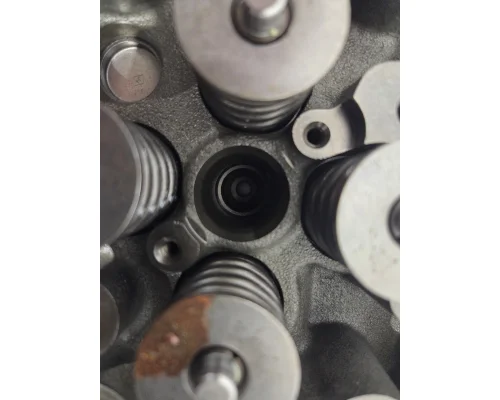 CUMMINS ISL DEF Cylinder Head