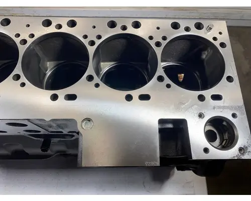 CUMMINS ISL9 Cylinder Block