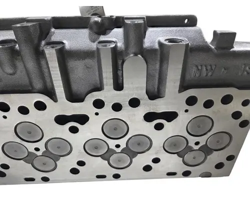 CUMMINS ISL9 Cylinder Head