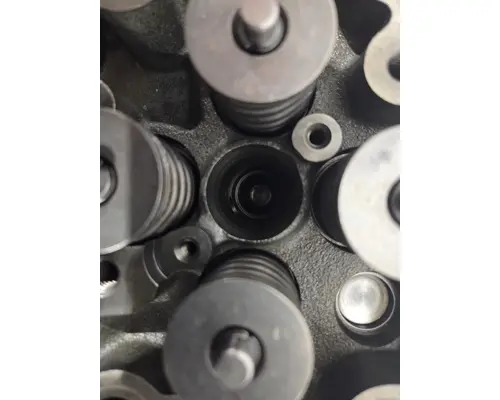 CUMMINS ISL9 Cylinder Head